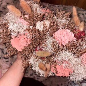 SOLA WOOD FLOWER: small, mixed flower center piece!